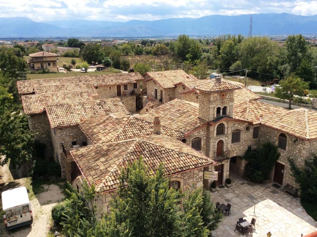 Hotel Il Feudo Dei Pierleoni Celano Exterior photo
